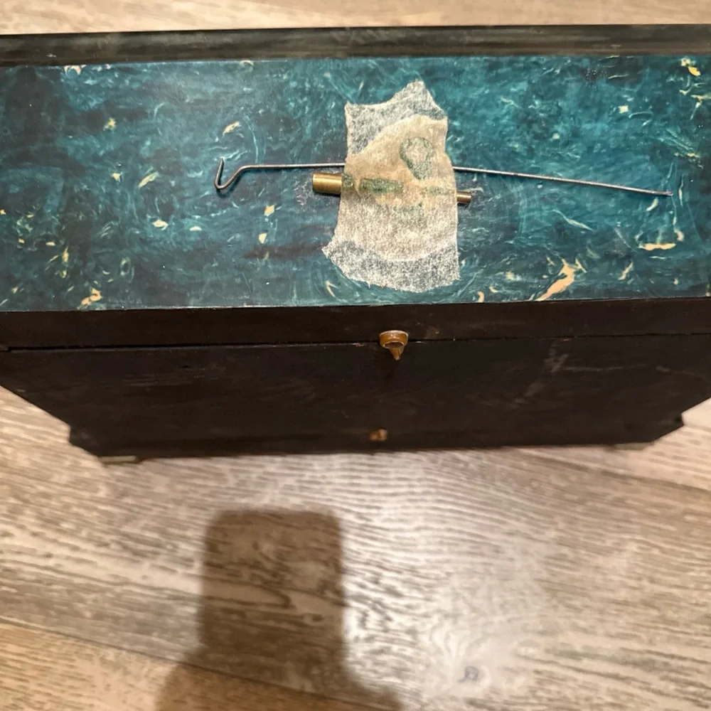 Seth Thomas  wooden 1880 vintage mantle clock BIN In working order